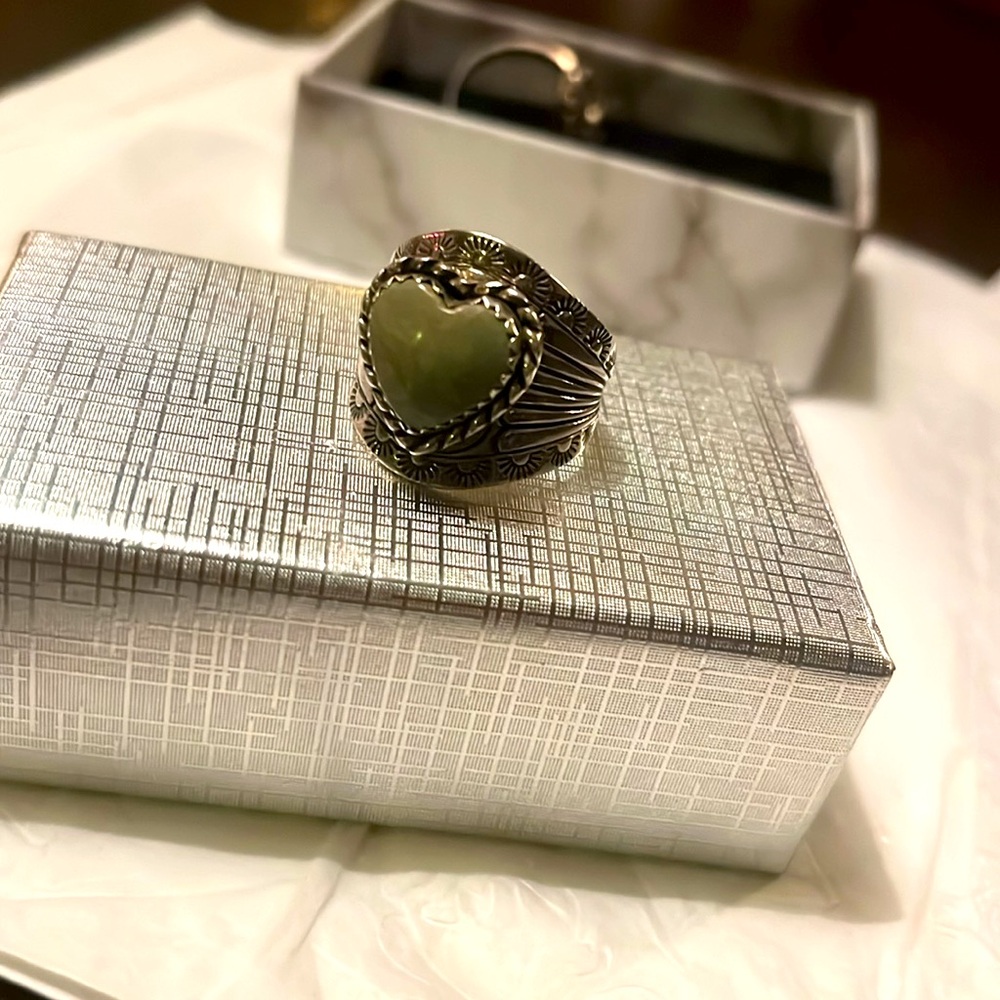 Vintage Navajo Handcrafted pure Sterling Silver Southwest Green Stone Ring sz 8